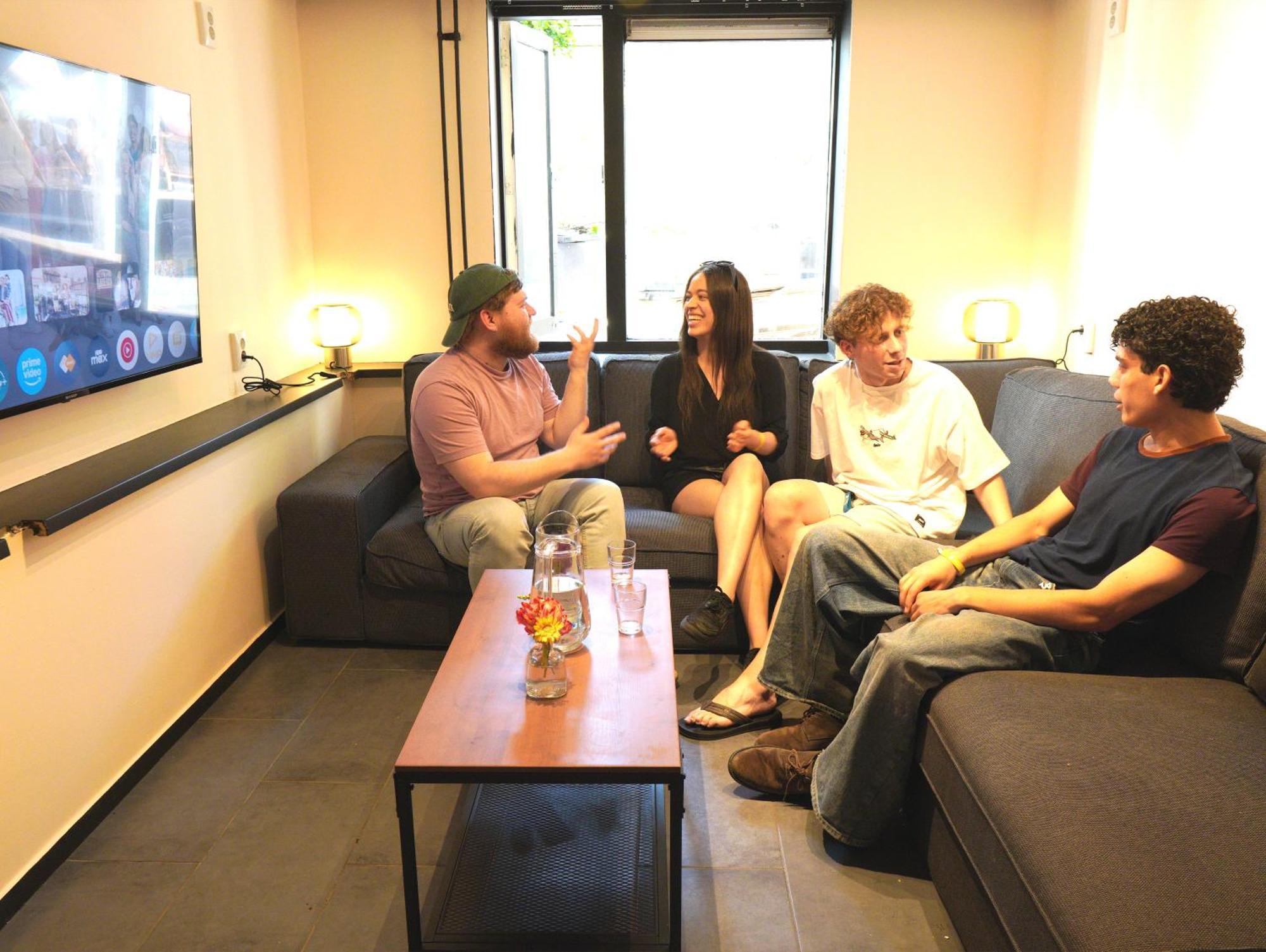 Onefam Amstel Hostel *